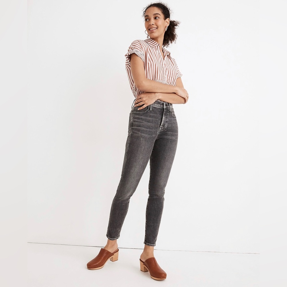 Madewell 10" High-Rise Skinny Crop Jeans in Oakwood Wash